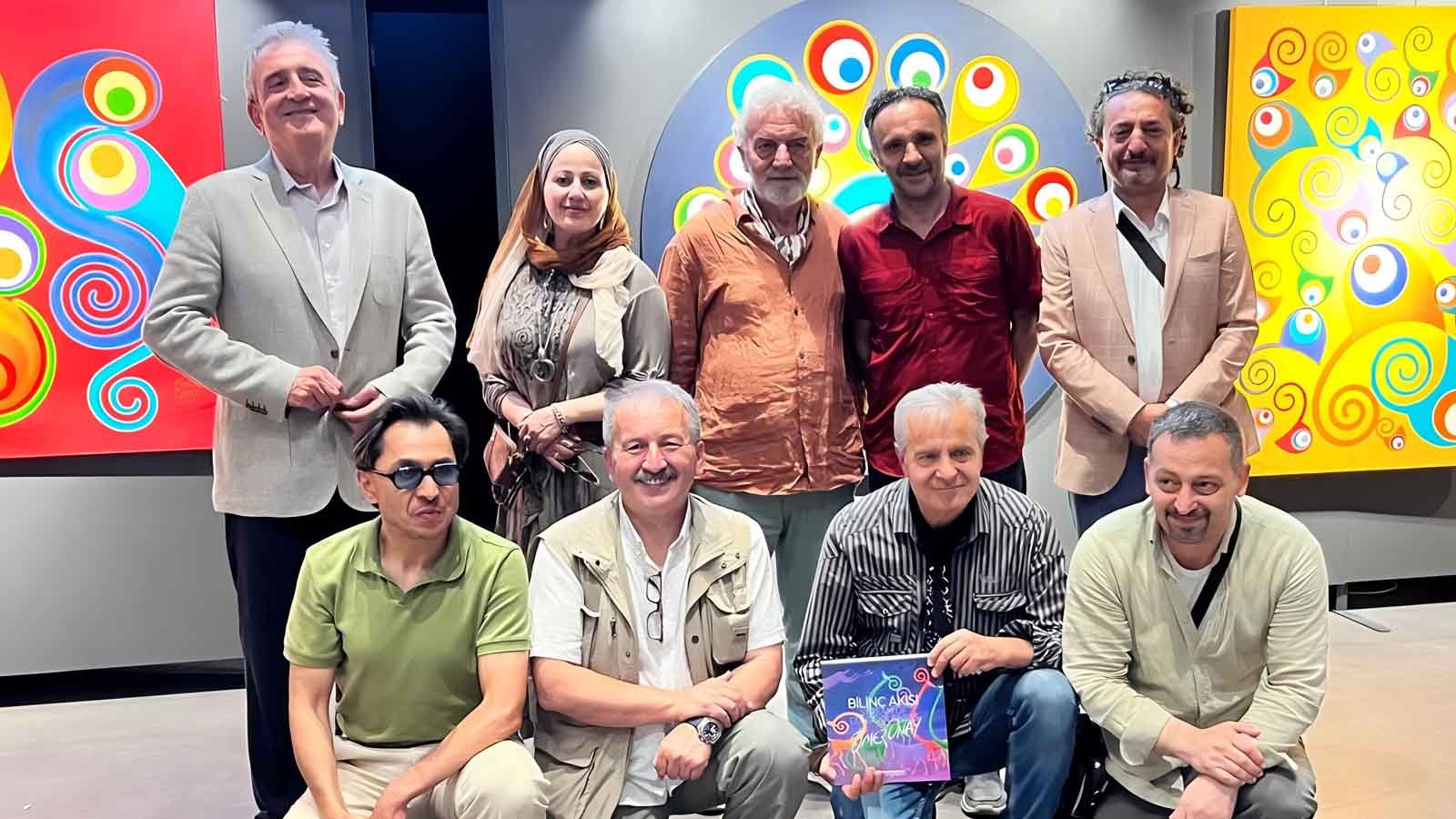 La serie ‘Reinos Perdidos’ interpretada por Ömer Onay con figuras de ciervos y carneros deslumbra en la exposición